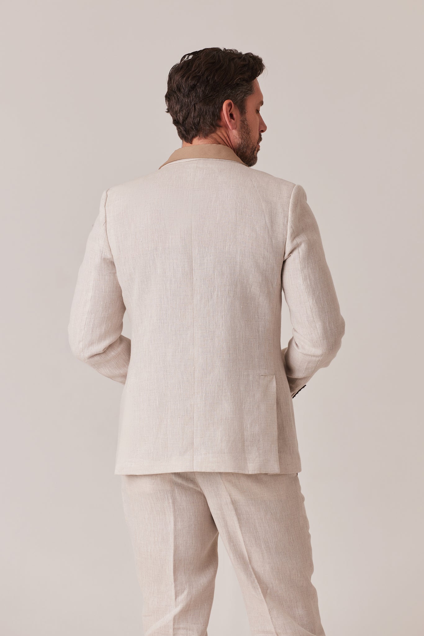 SUIT EN LINO AVENA