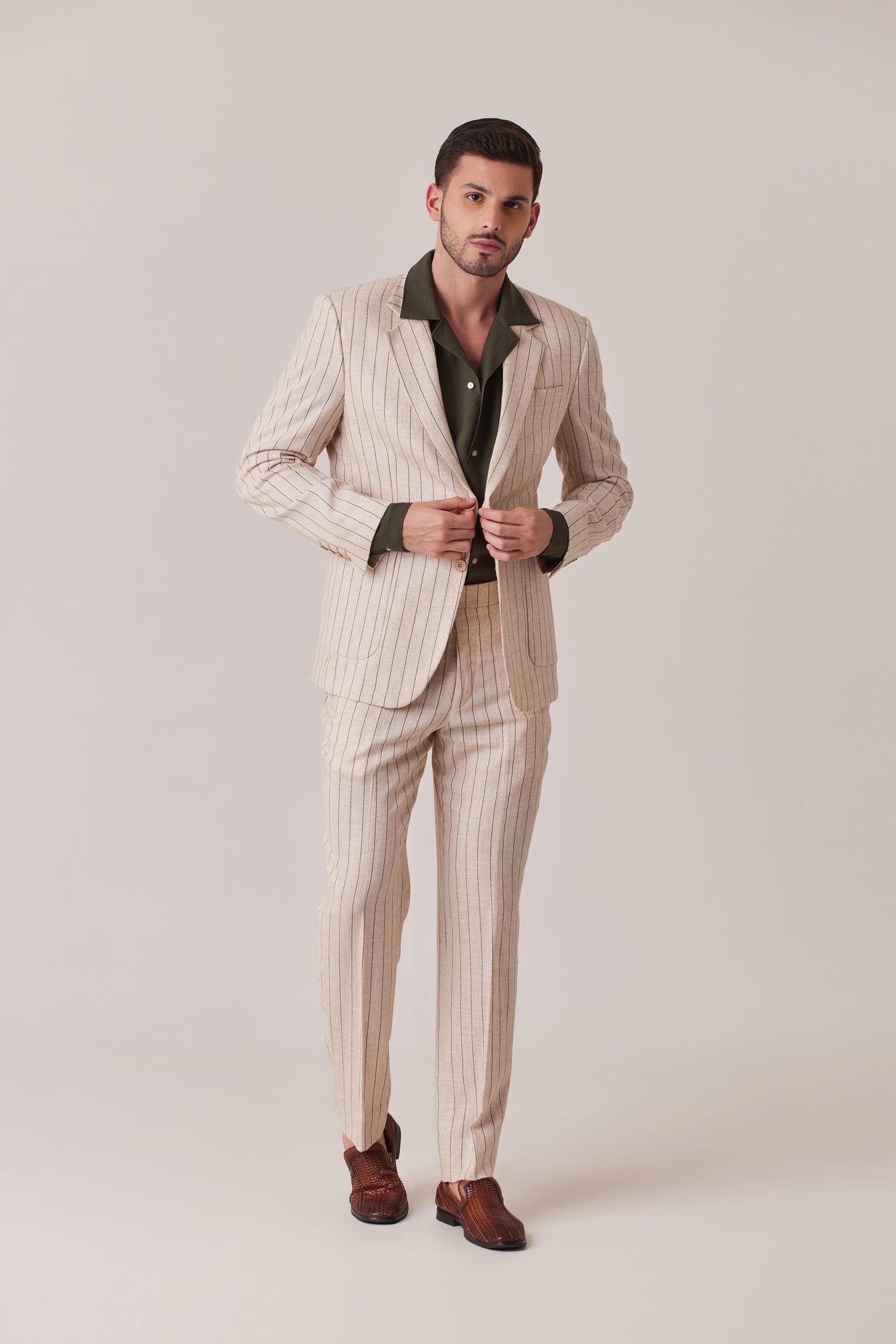 SUIT EN LINO A RAYAS